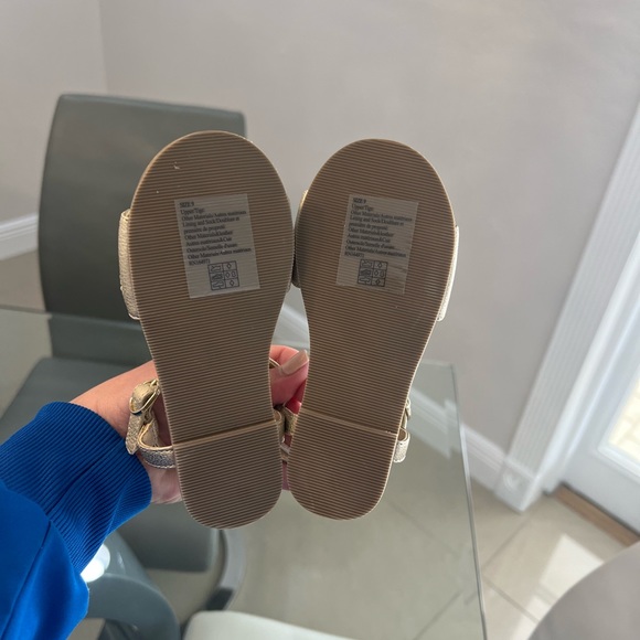 (NEW) METALLIC PINEAPPLE SANDAL size 9 - Picture 6 of 6